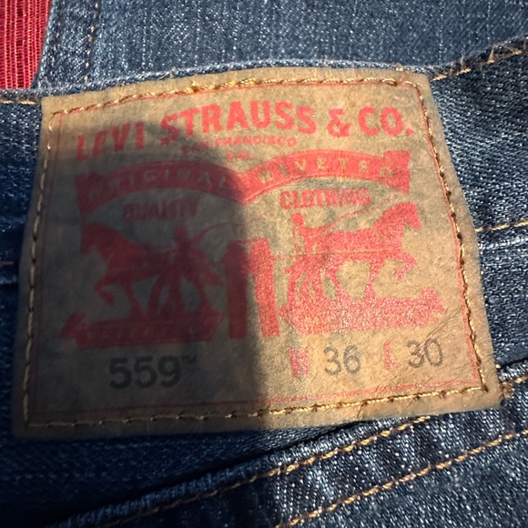 Levi Strauss 559's size 36 x30 length - Picture 3 of 3